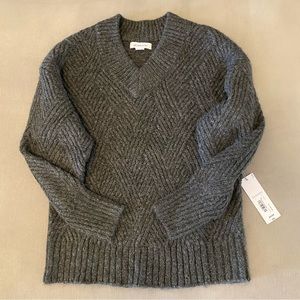 NWT Liz Claiborne Chunky Gray 🆕 Charcoal Heather V-Neck Sweater